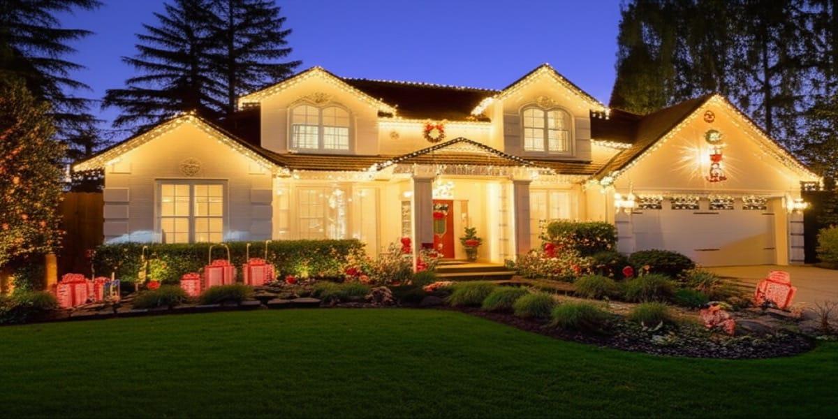 Professional Christmas Light Installation: Is It Worth It?
