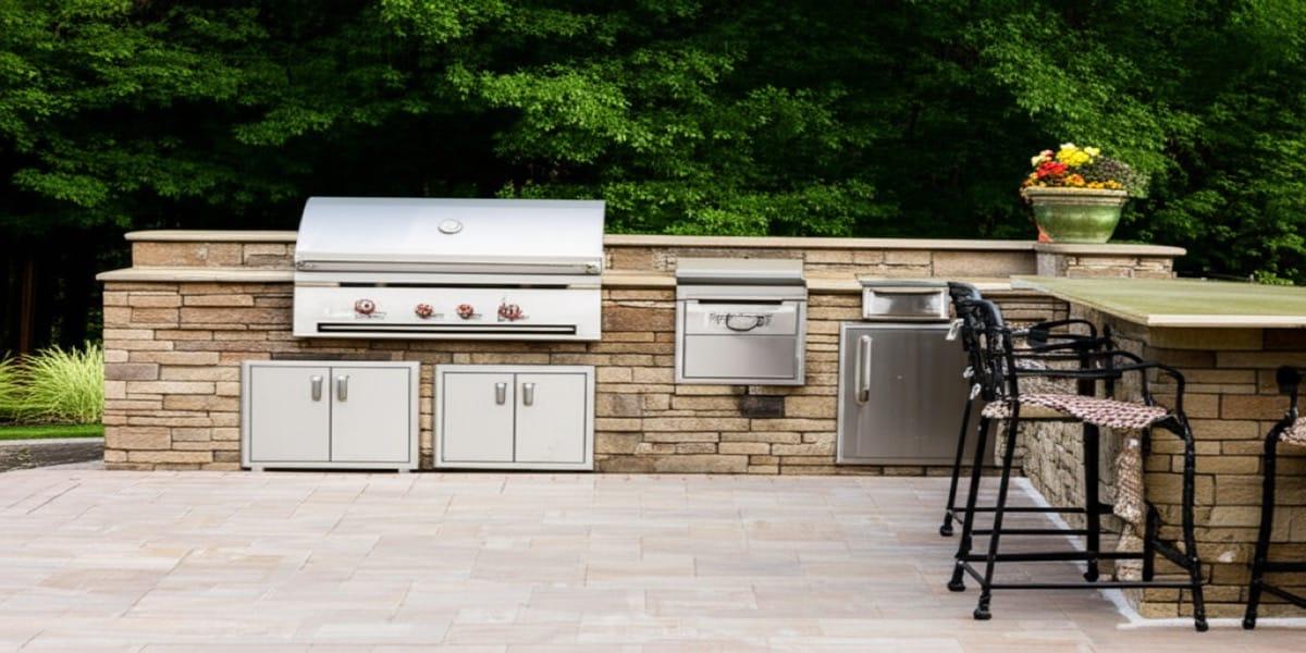 Building an Outdoor Kitchen: What to Consider