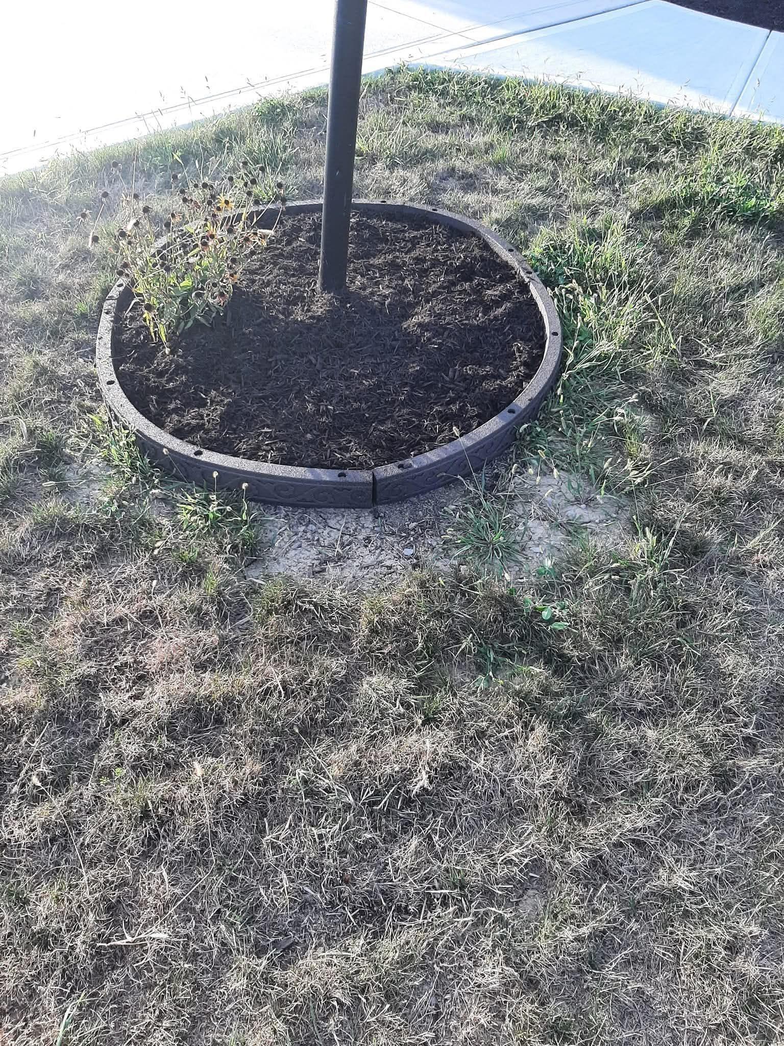 Rubber Border Around Mulch