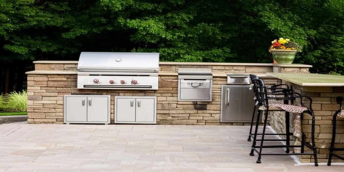 Building an Outdoor Kitchen: What to Consider